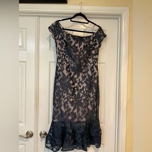 Off the shoulder, Calvin Klein size 8